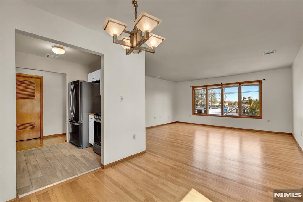 61 Eastern Way 3