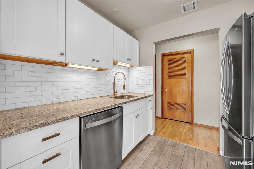 61 Eastern Way 3