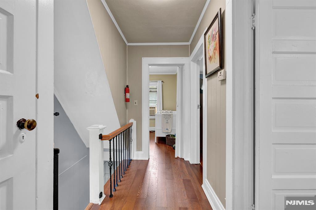 60 Vanderburgh Avenue