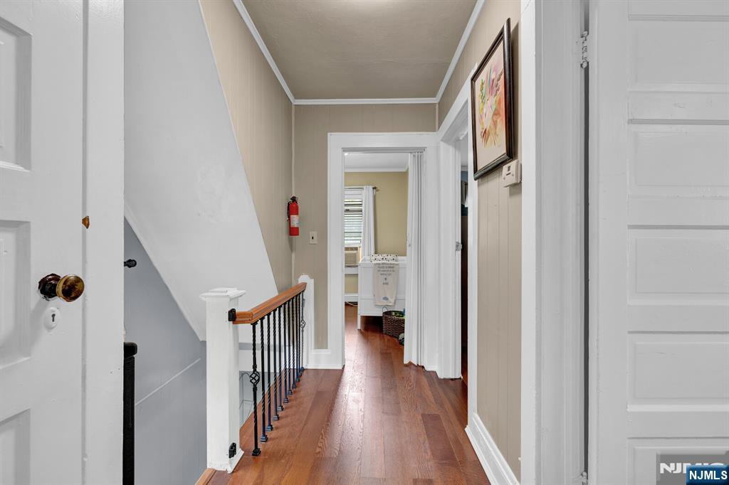 60 Vanderburgh Avenue