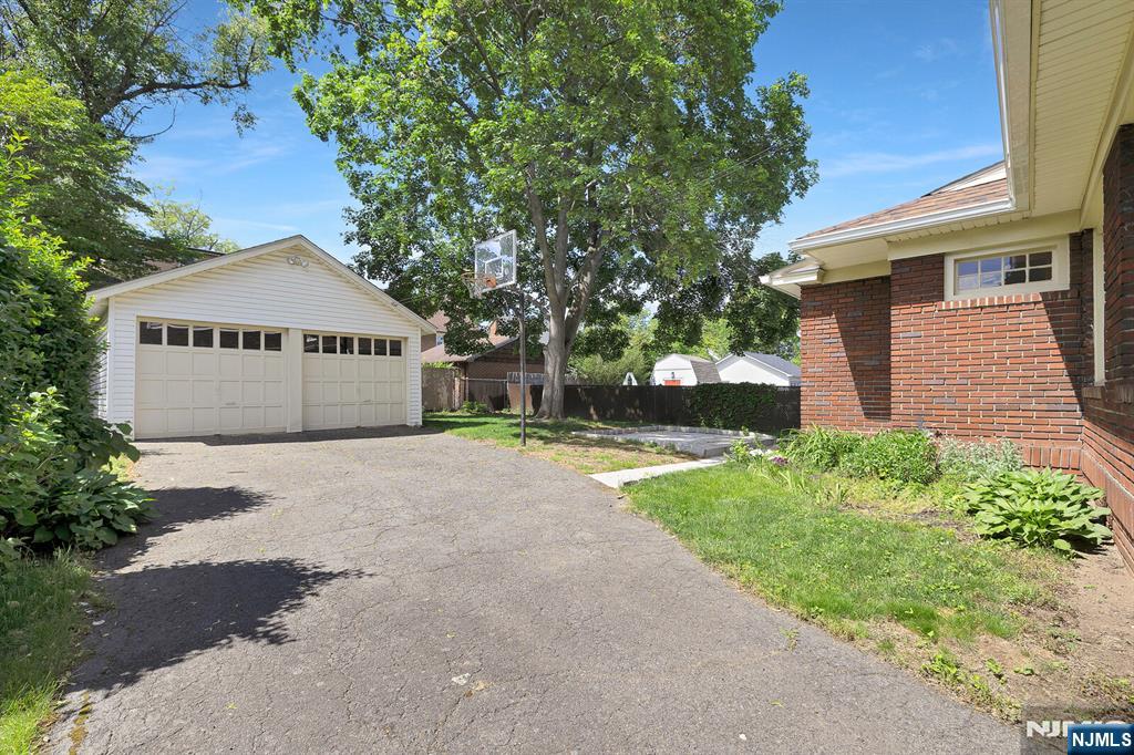 106 Maple Street