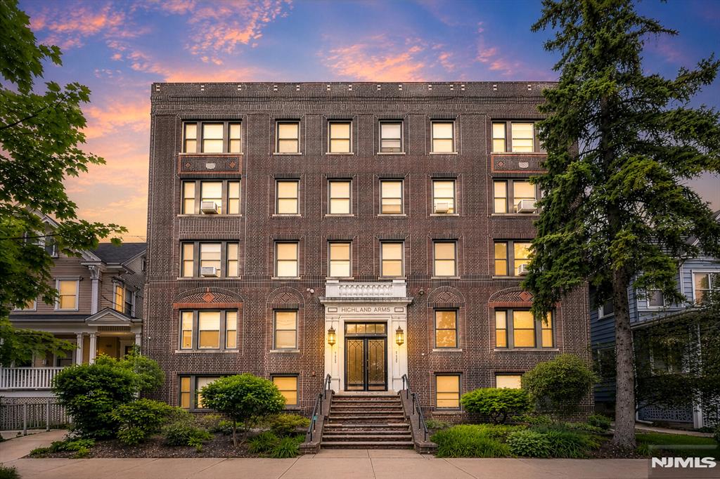 115 Highland Avenue 10