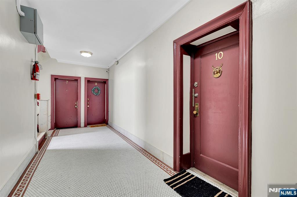 115 Highland Avenue 10