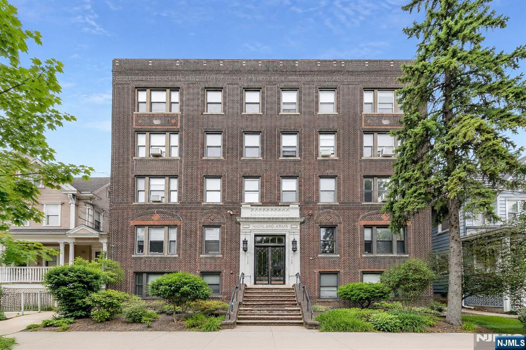 115 Highland Avenue 10