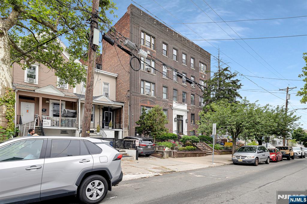 115 Highland Avenue 10