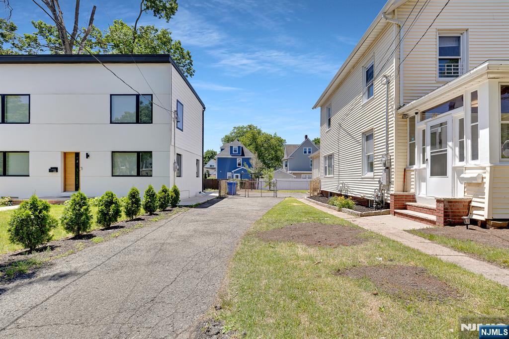 25 Riverview Avenue