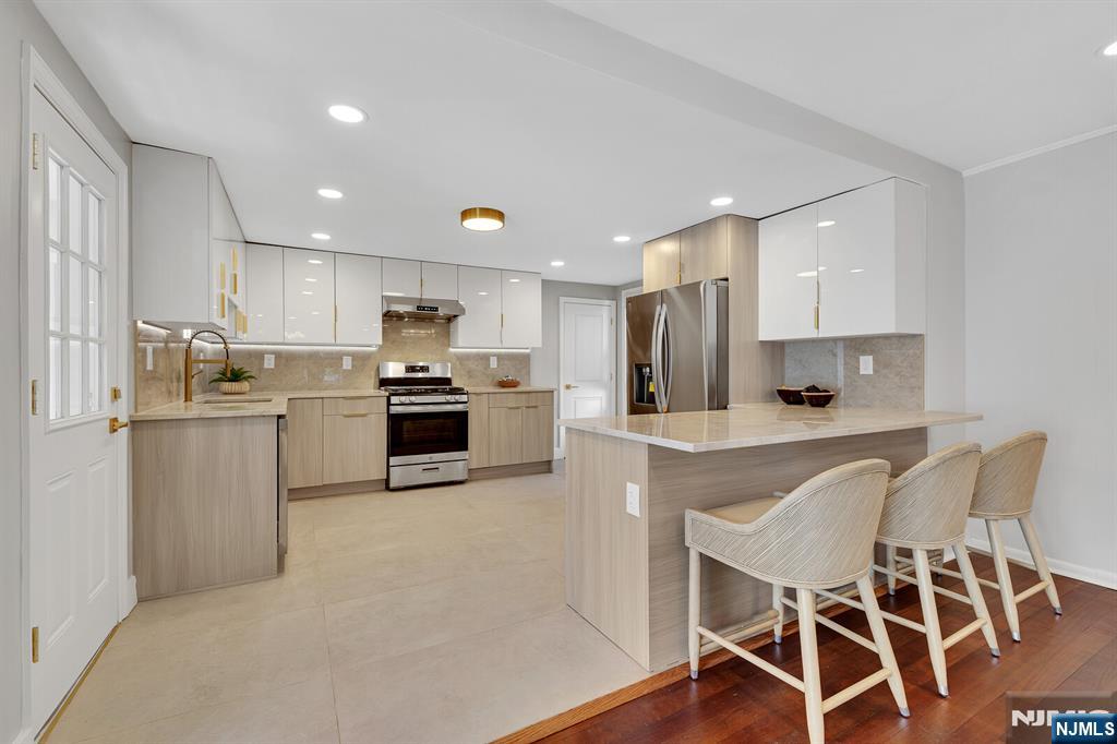 25 Riverview Avenue