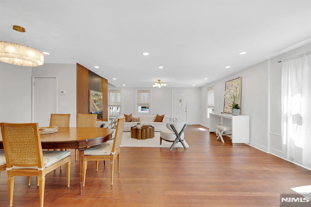 25 Riverview Avenue
