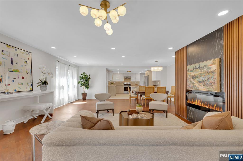 25 Riverview Avenue