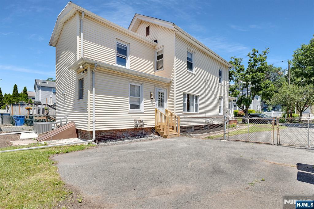 25 Riverview Avenue