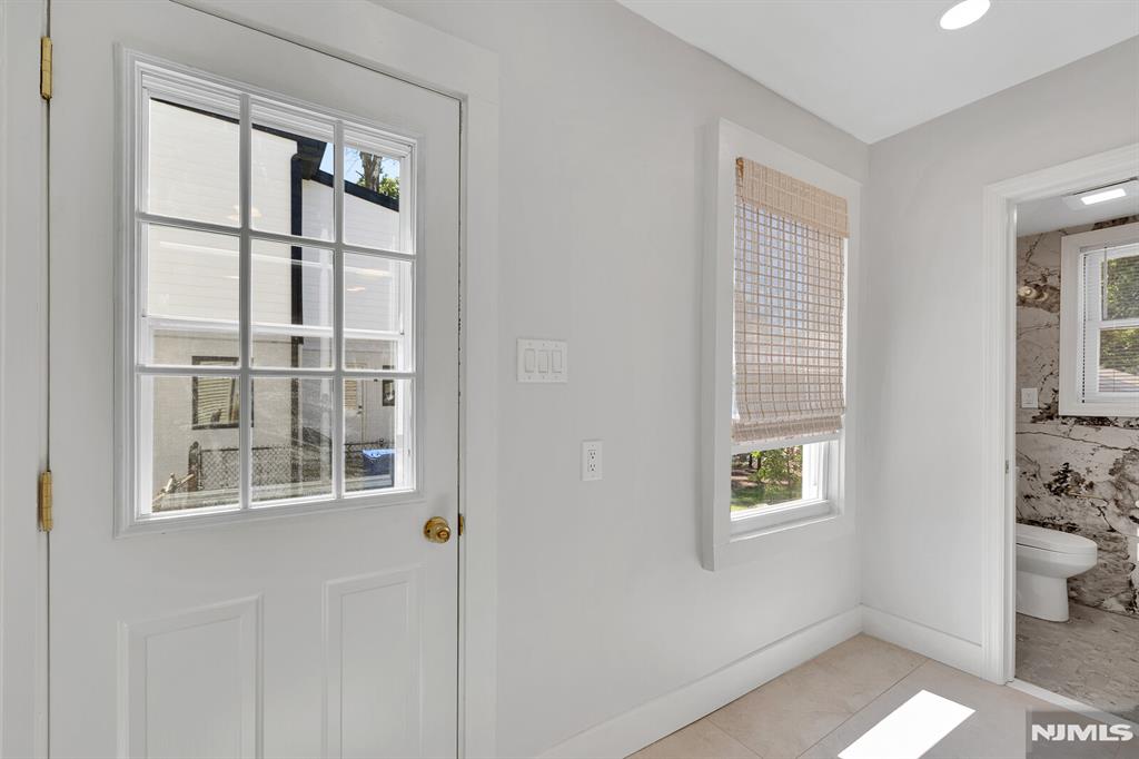 25 Riverview Avenue