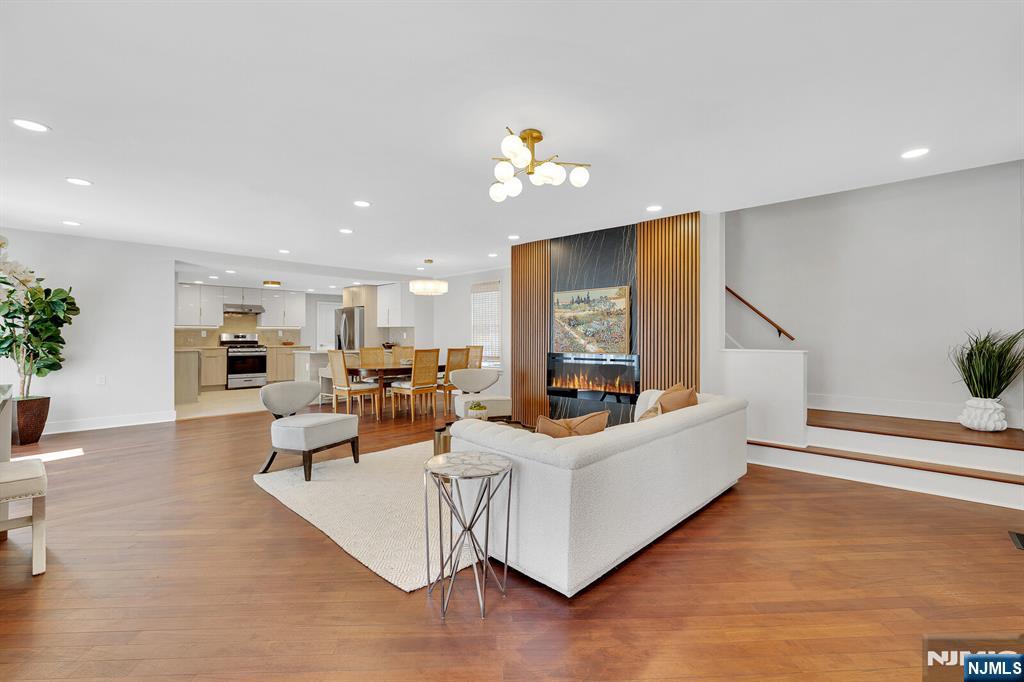 25 Riverview Avenue