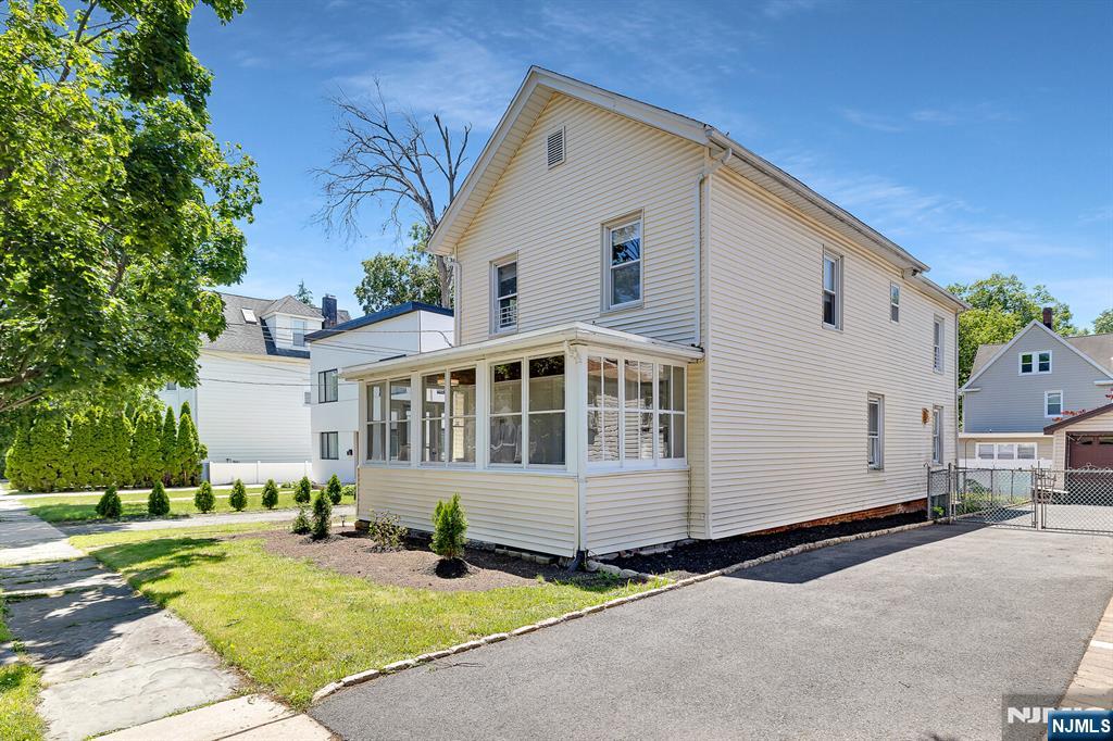 25 Riverview Avenue