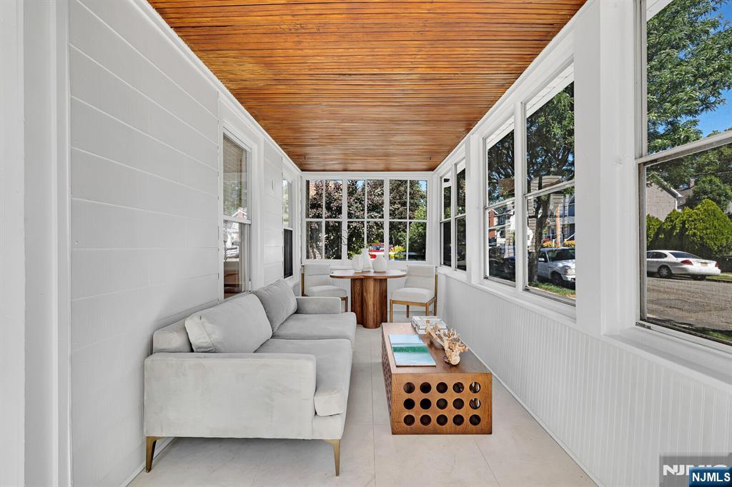 25 Riverview Avenue
