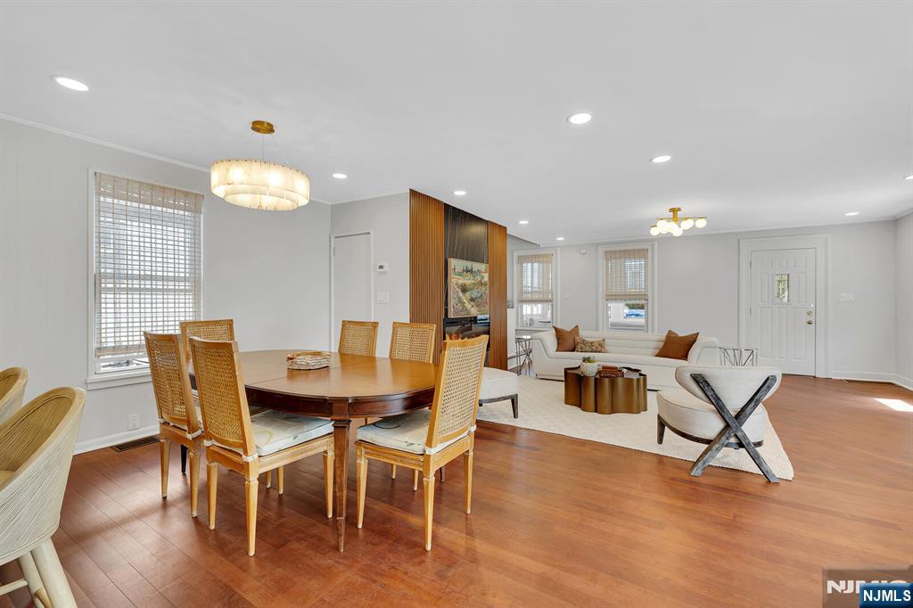 25 Riverview Avenue