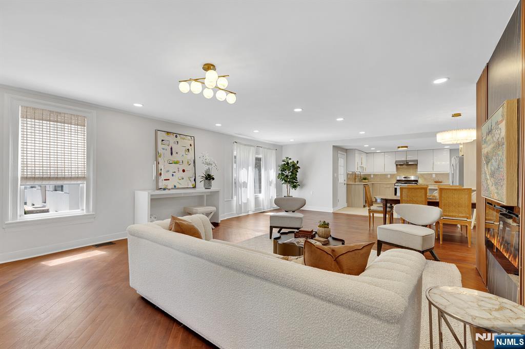 25 Riverview Avenue