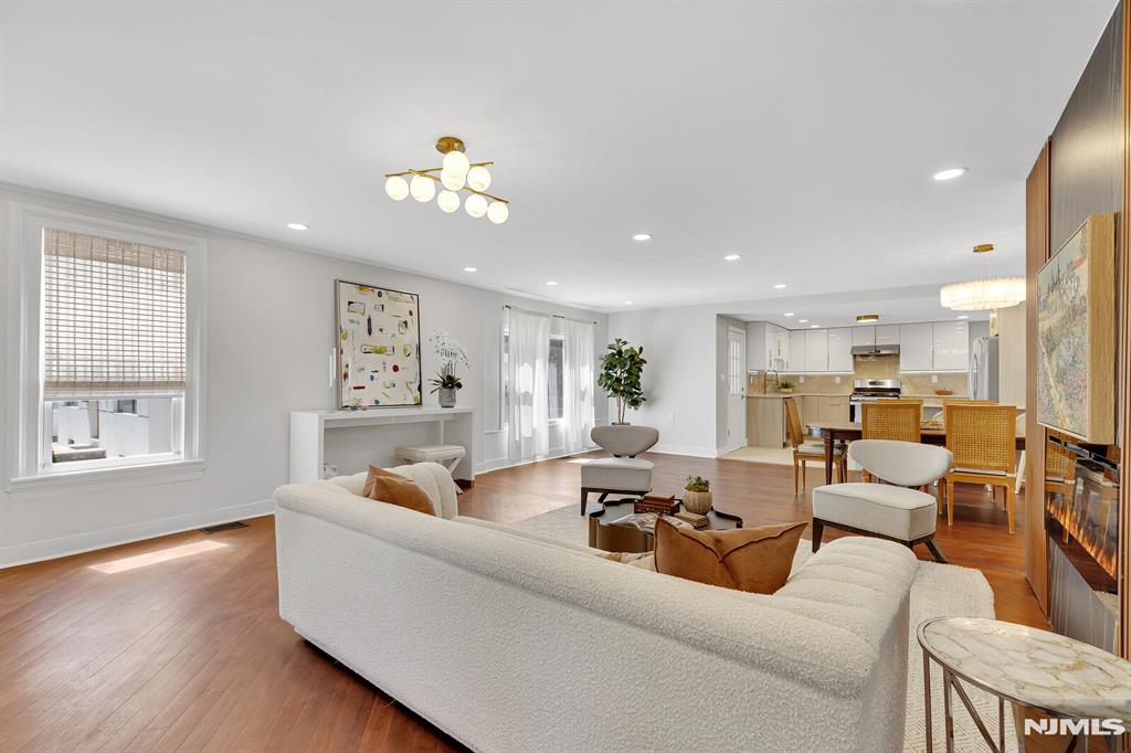 25 Riverview Avenue