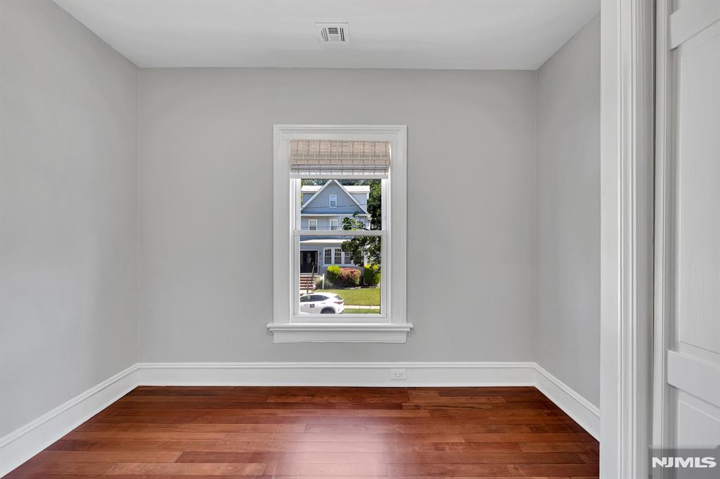 25 Riverview Avenue