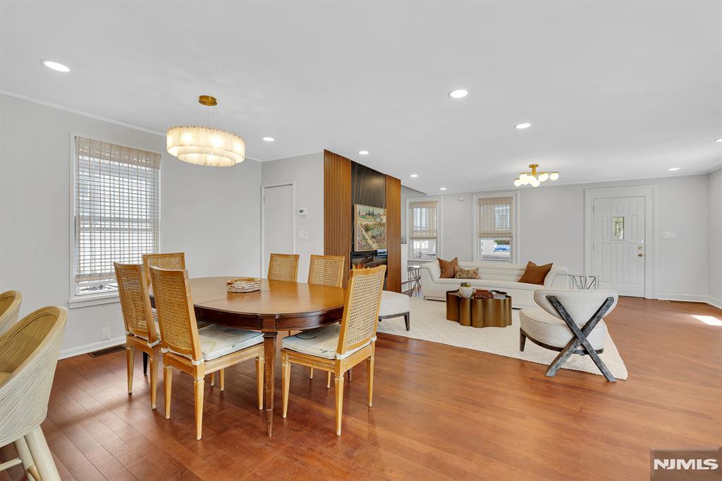 25 Riverview Avenue