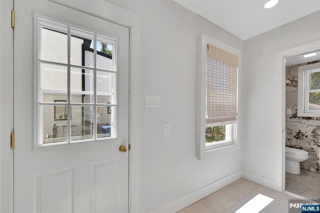 25 Riverview Avenue