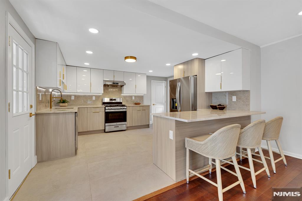 25 Riverview Avenue