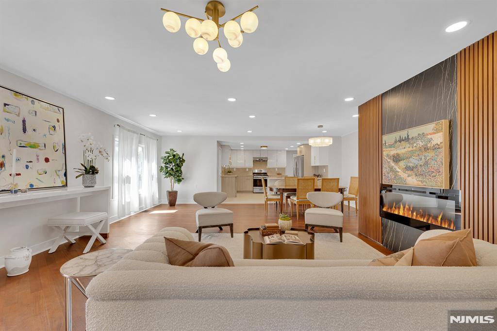 25 Riverview Avenue