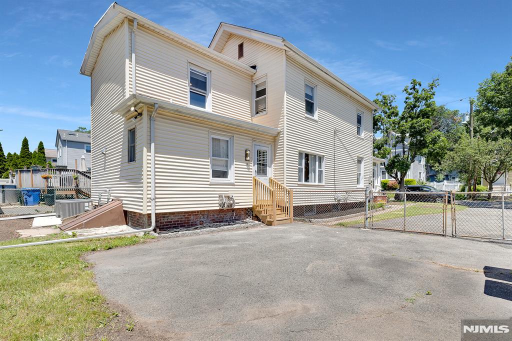 25 Riverview Avenue