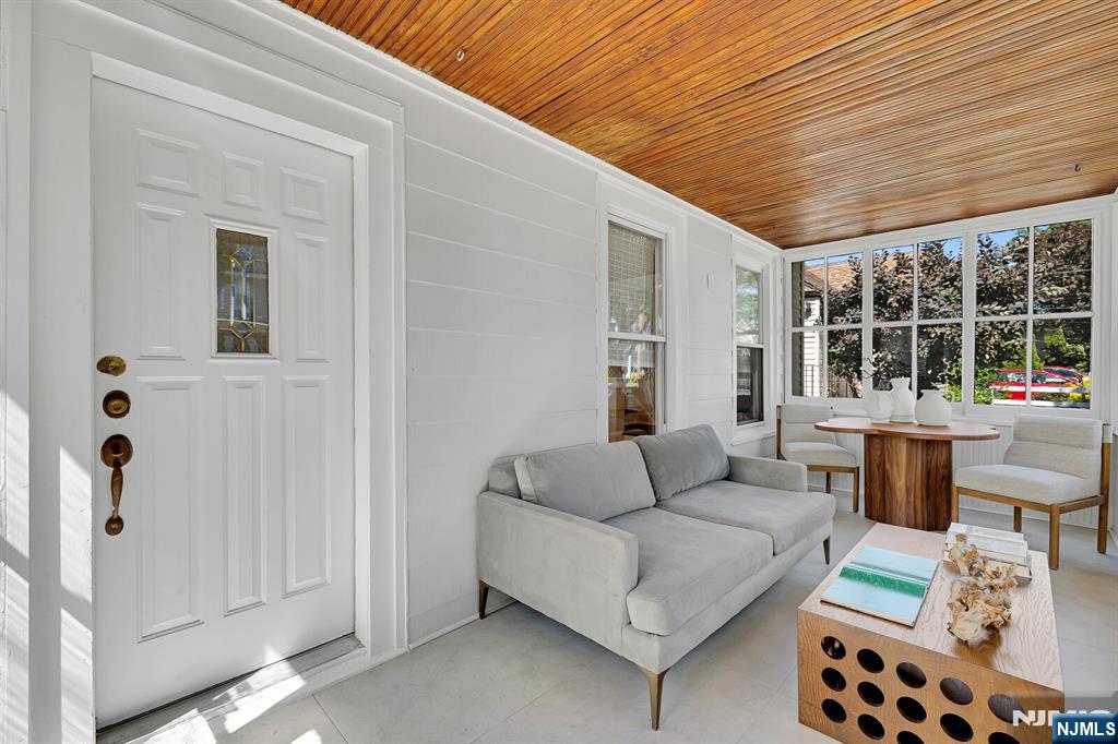 25 Riverview Avenue