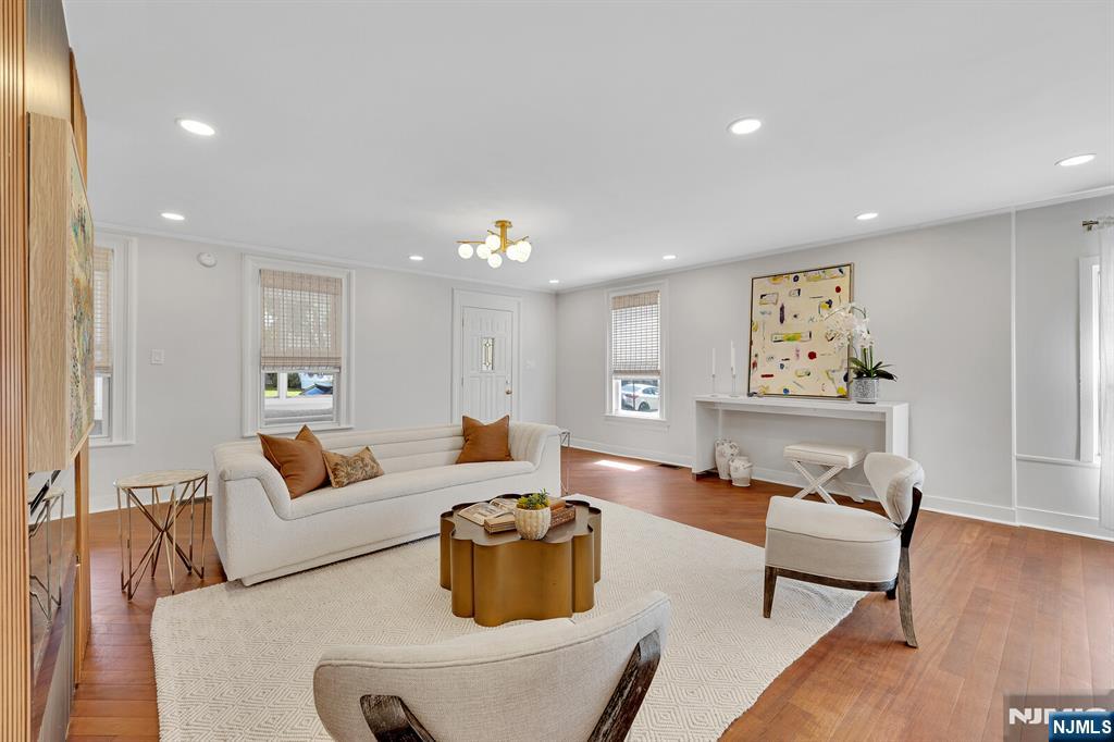 25 Riverview Avenue
