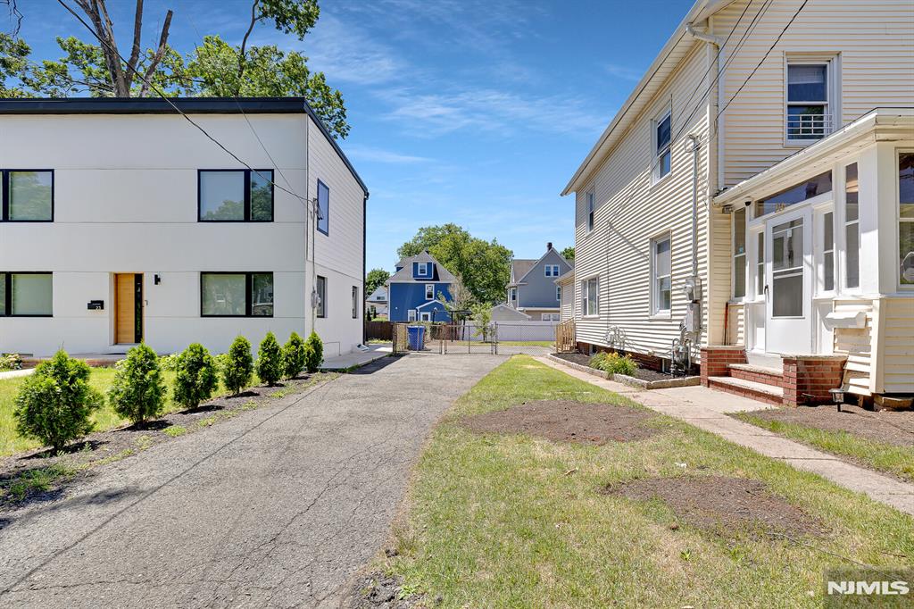 25 Riverview Avenue