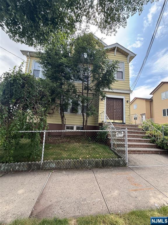 170 Laurel Avenue 3
