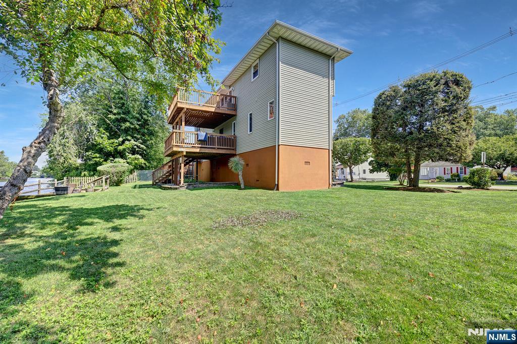 376 Riverside Avenue