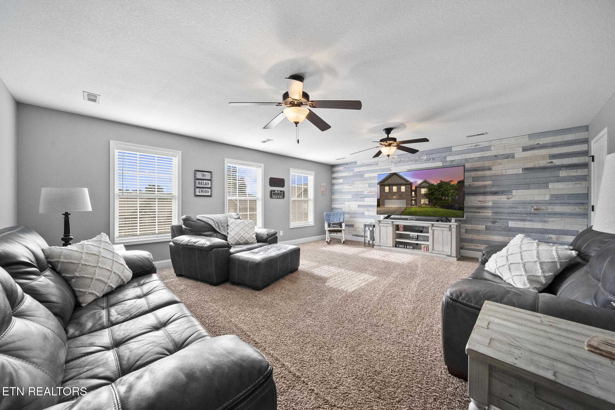 2905 Cambridge Shores Lane