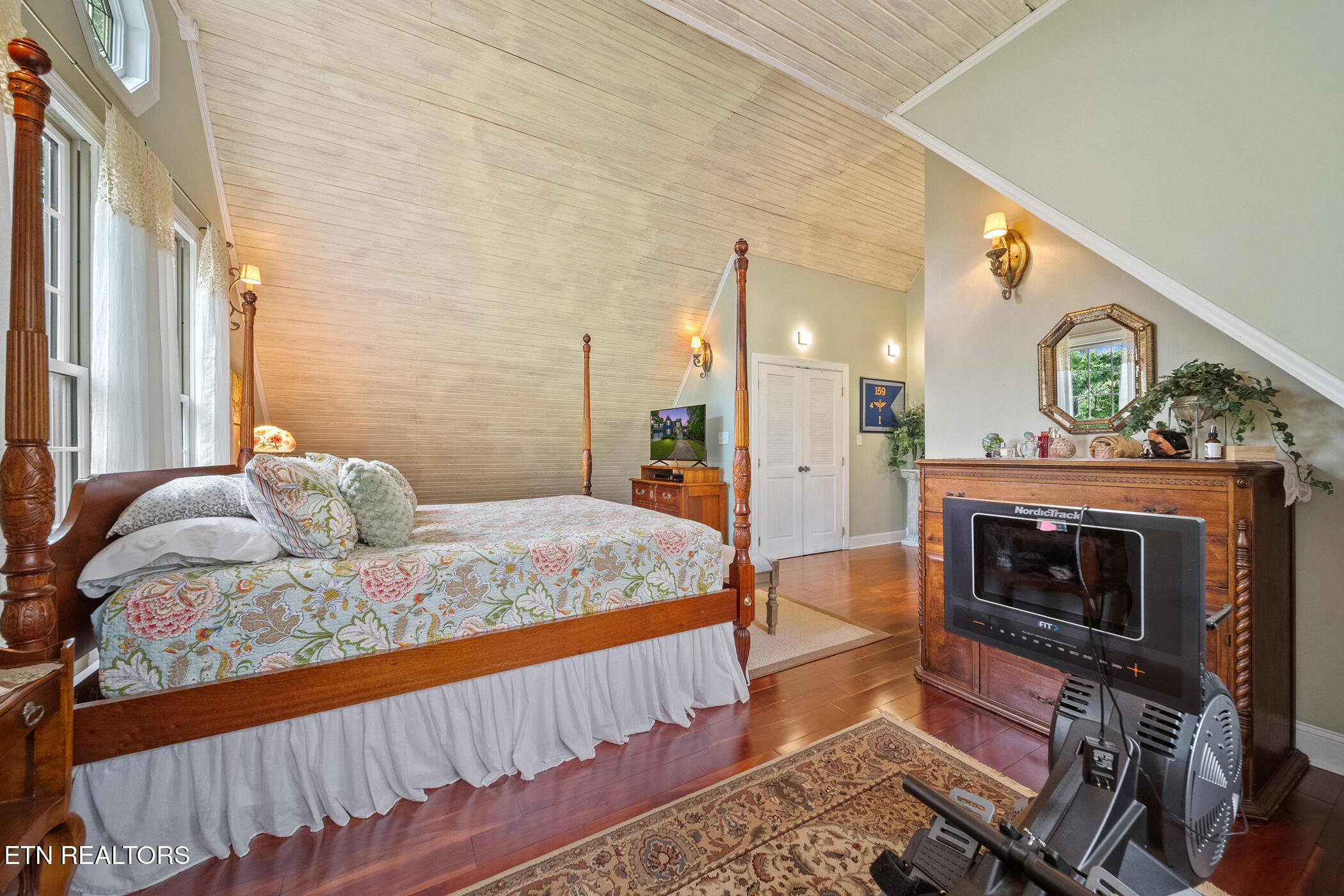 157 Wildcat Hollow Rd