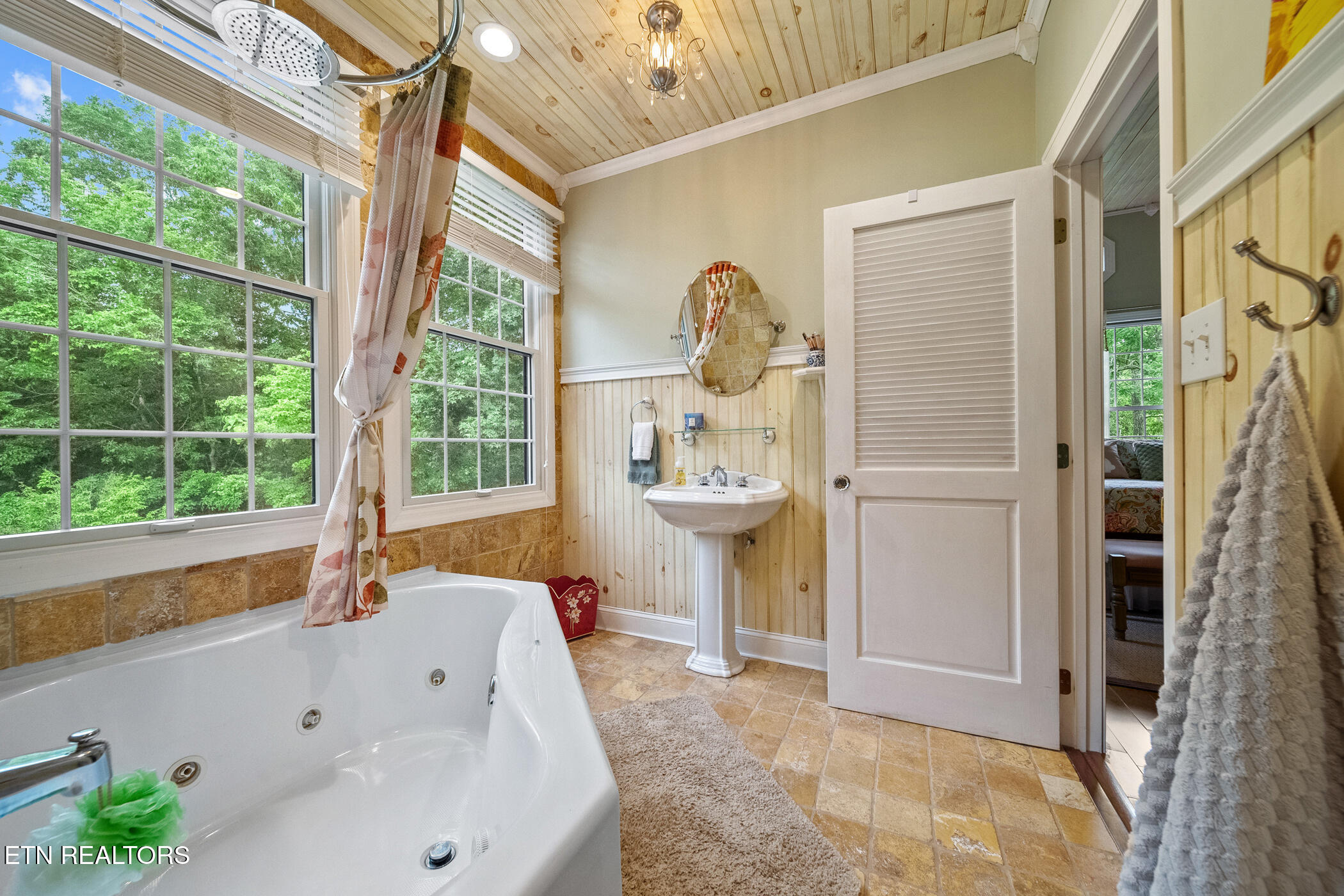 157 Wildcat Hollow Rd