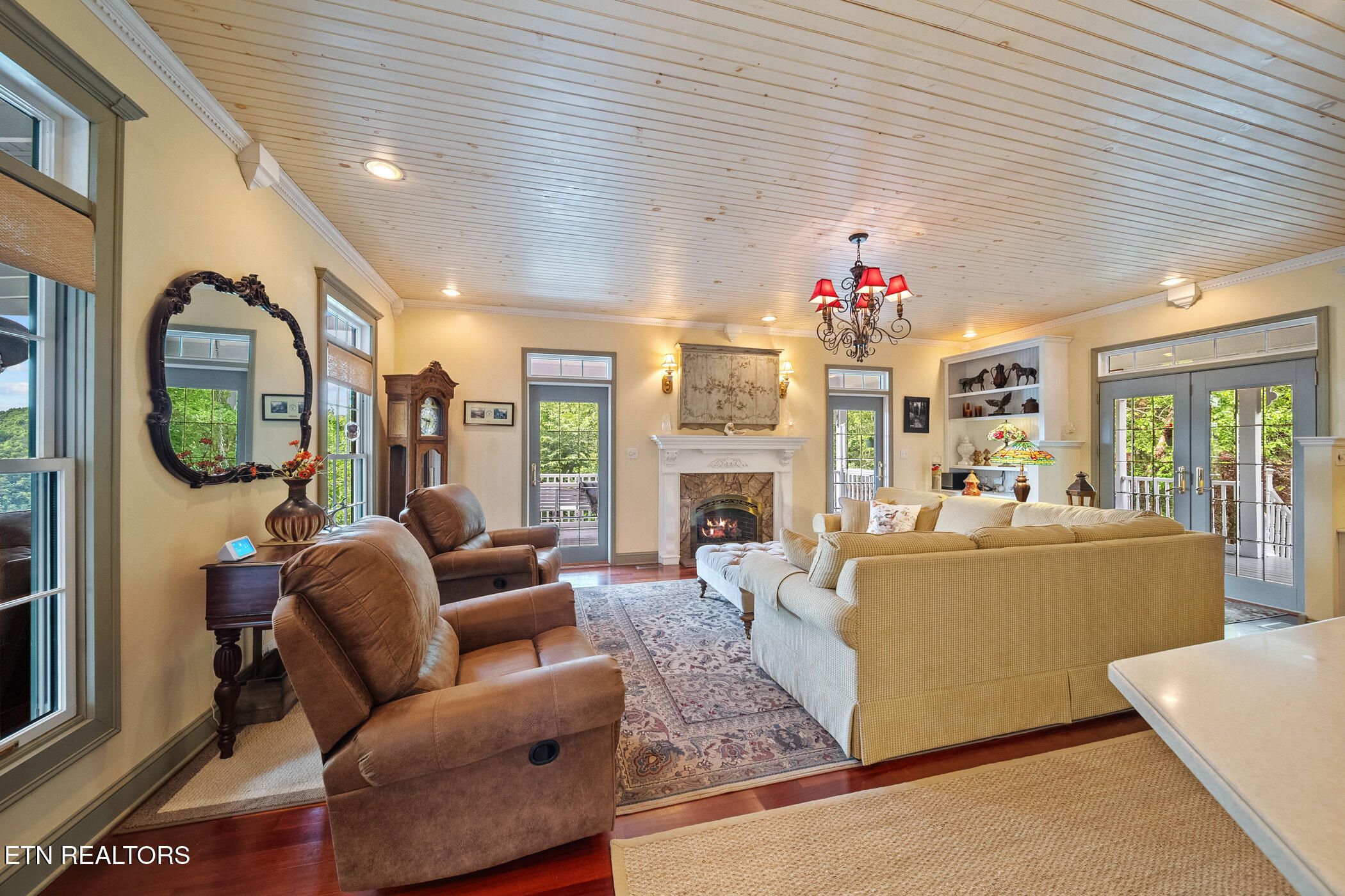 157 Wildcat Hollow Rd