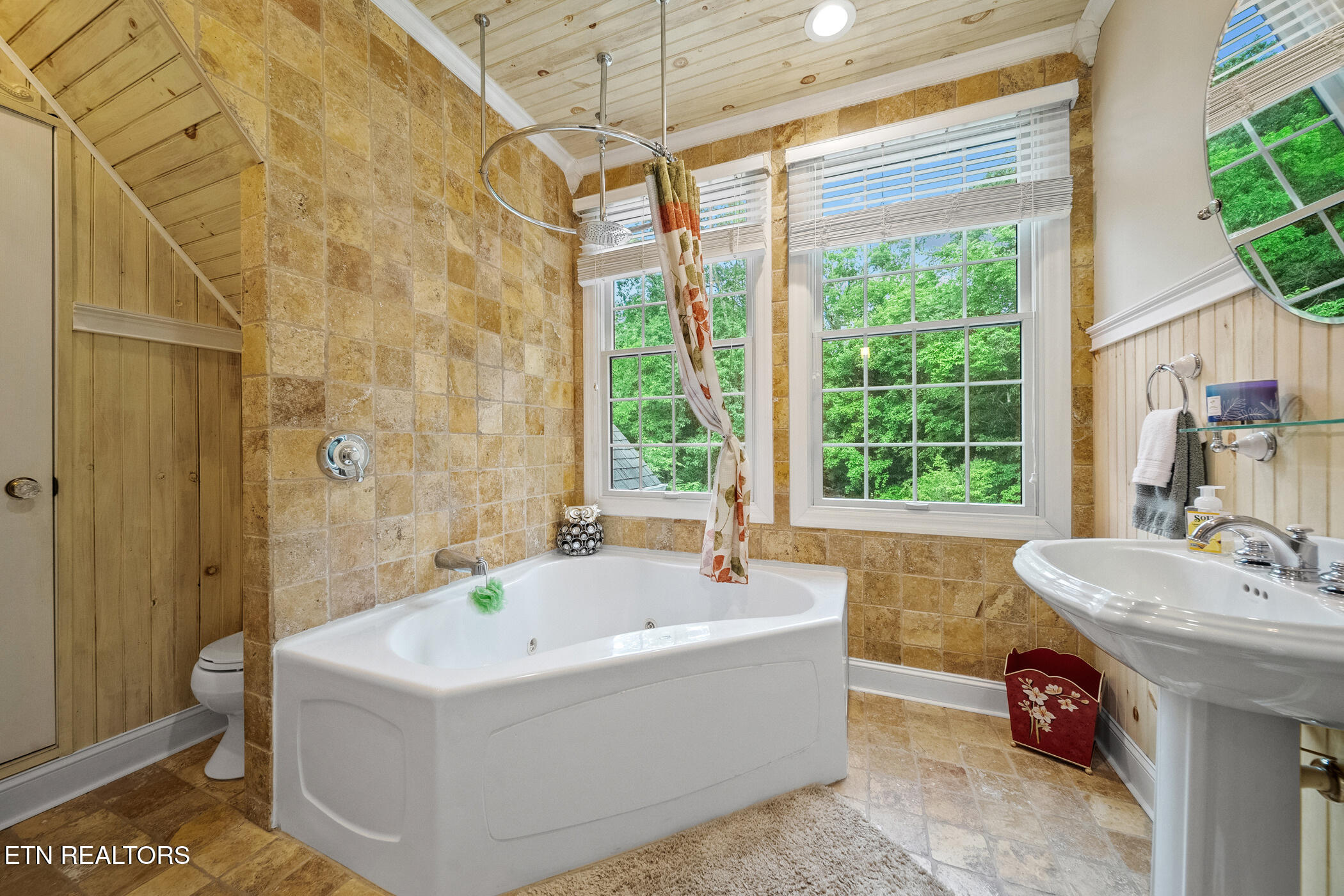 157 Wildcat Hollow Rd