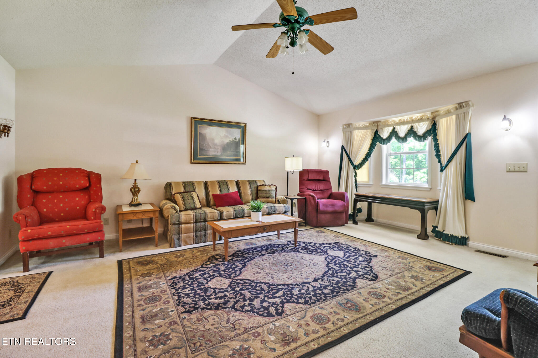 2162 Spruce Loop