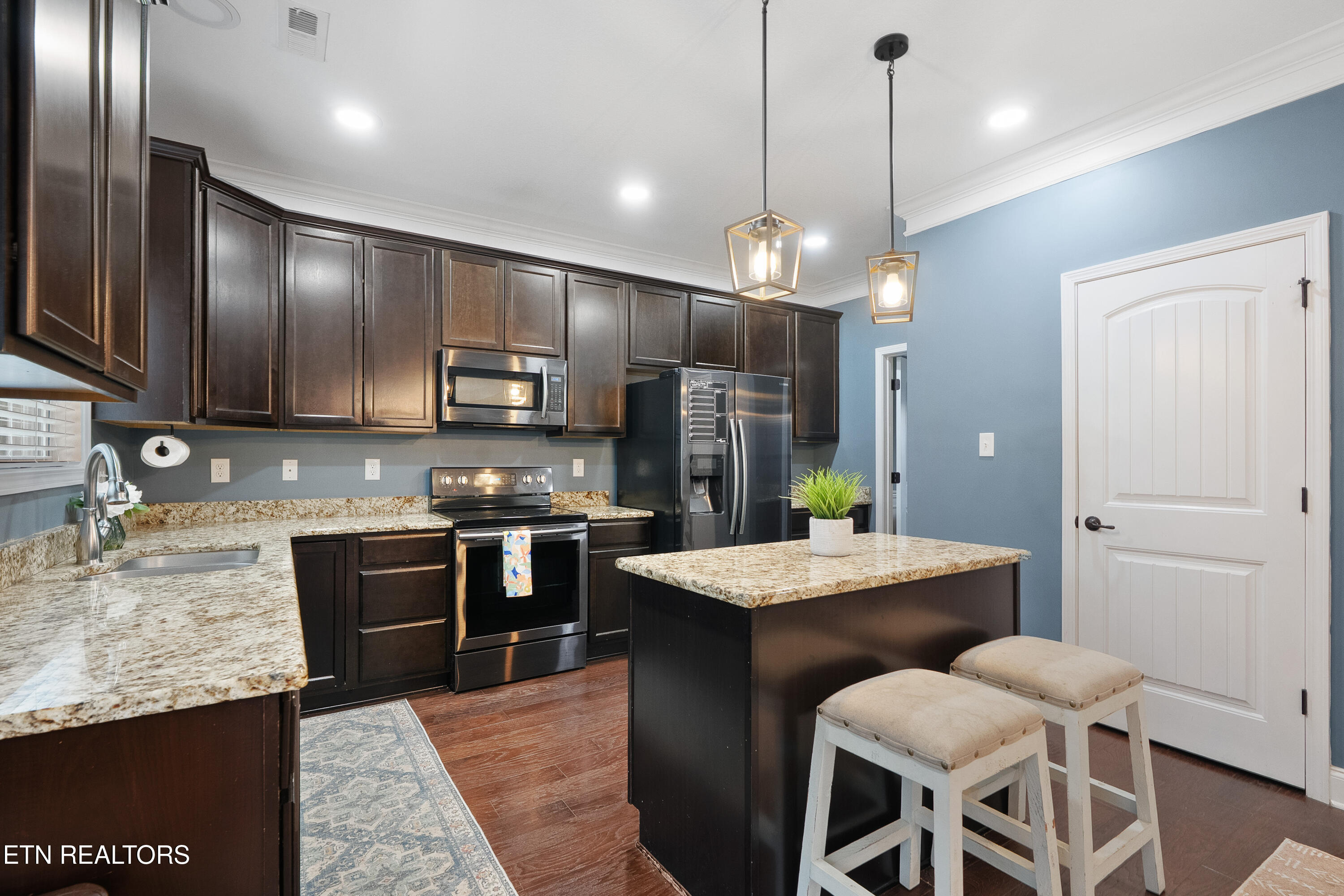 2909 Cambridge Shores Lane