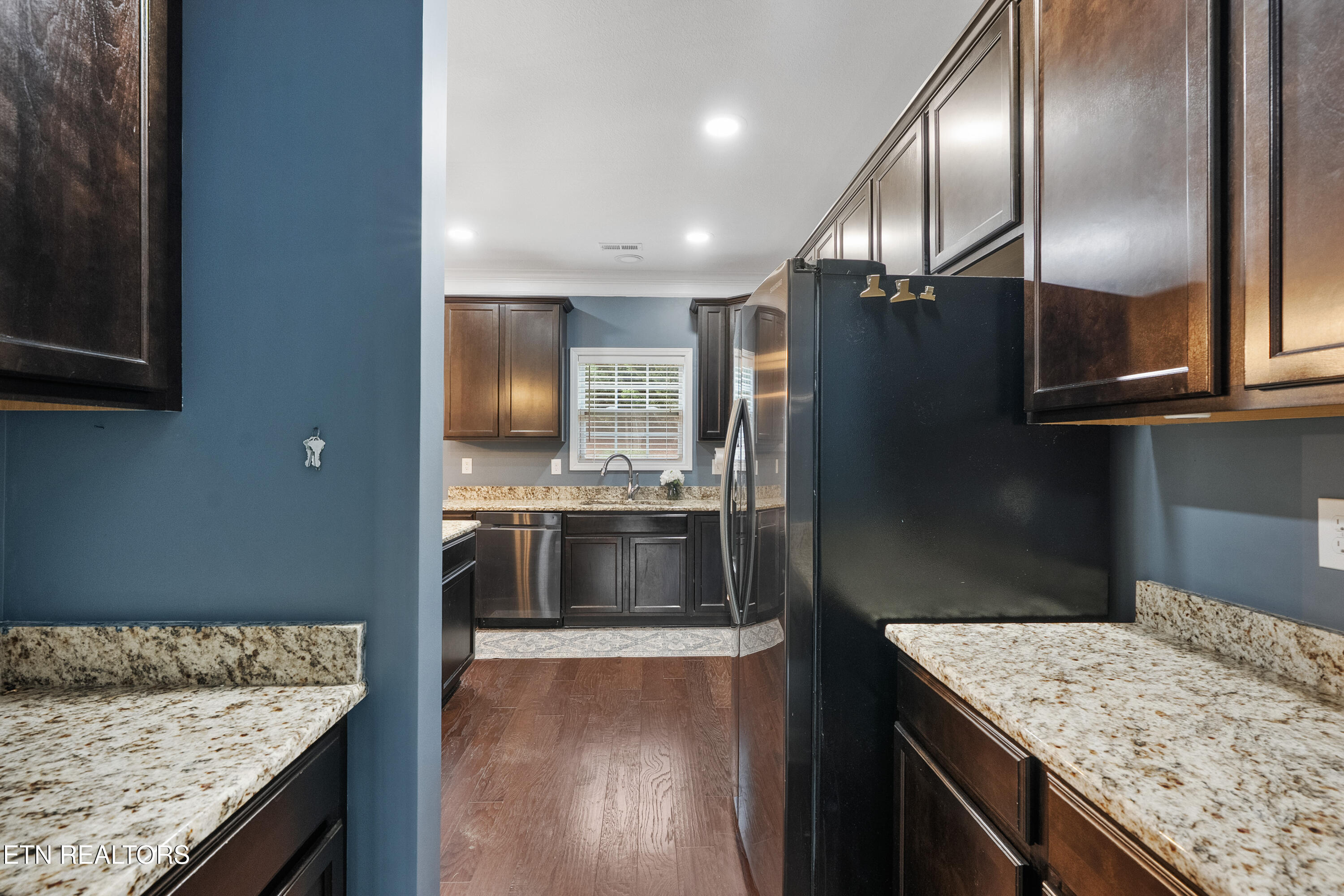 2909 Cambridge Shores Lane