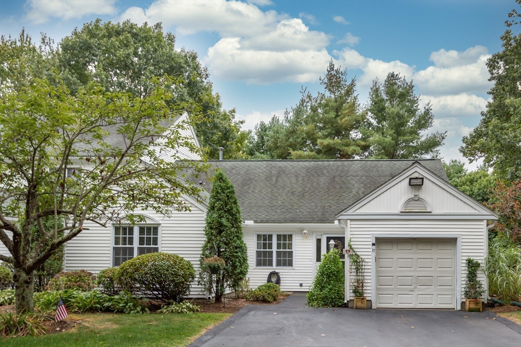 17 Robin Ln # 17