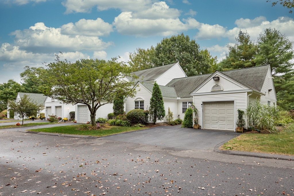 17 Robin Ln # 17