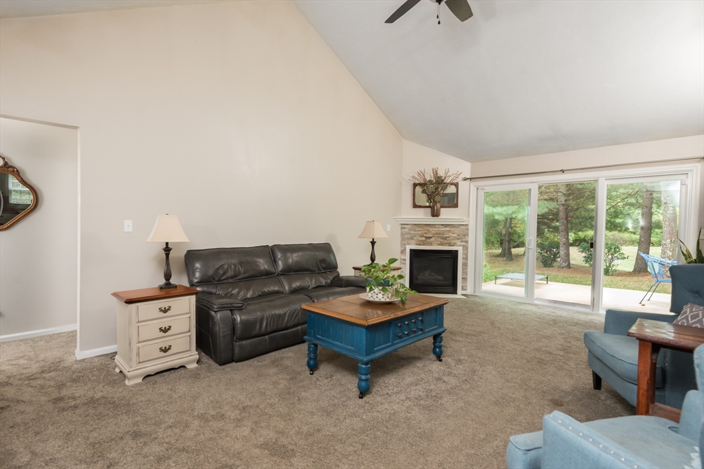 17 Robin Ln # 17