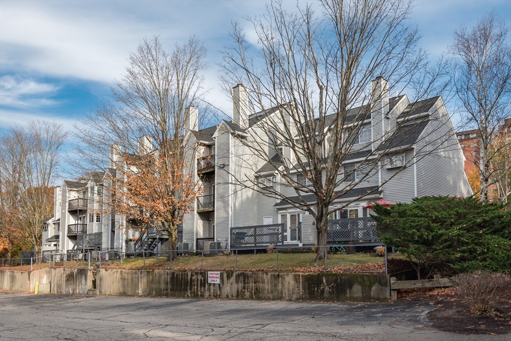 202 Tall Oaks Dr # J