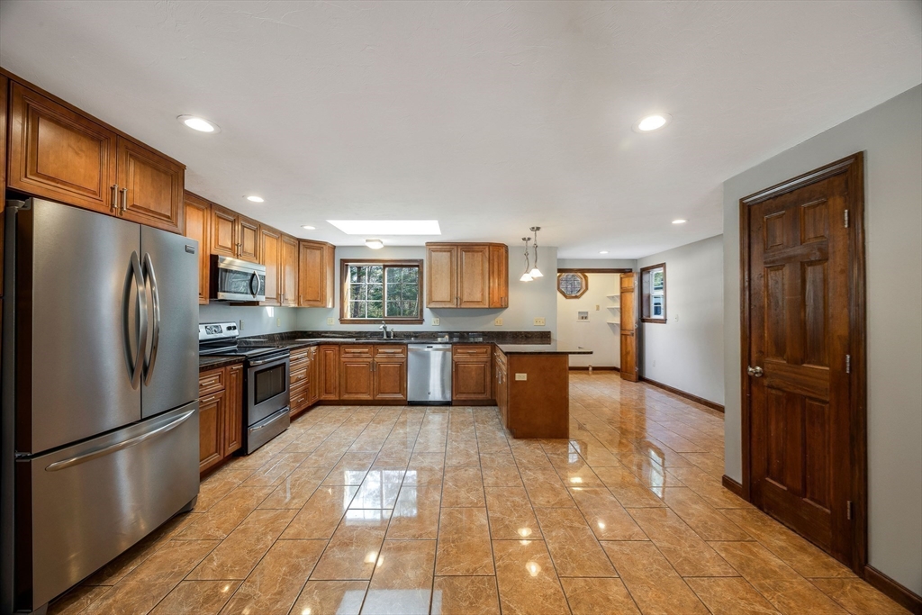 395 Hayward St