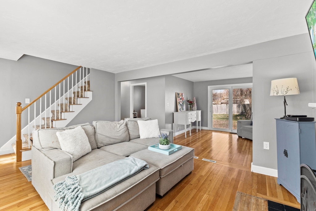 49 Nevens Cir