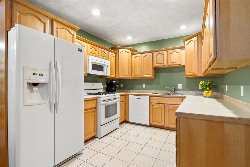 24 Union St # D