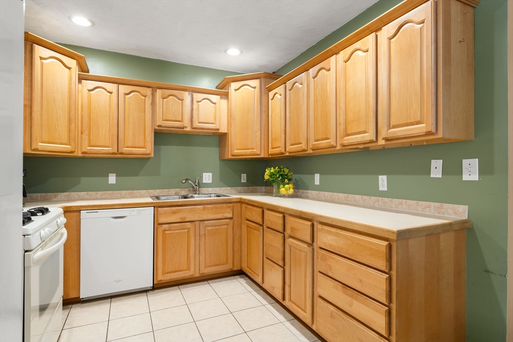 24 Union St # D