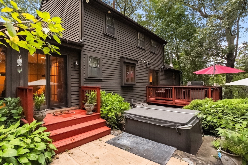 471 Pond Street