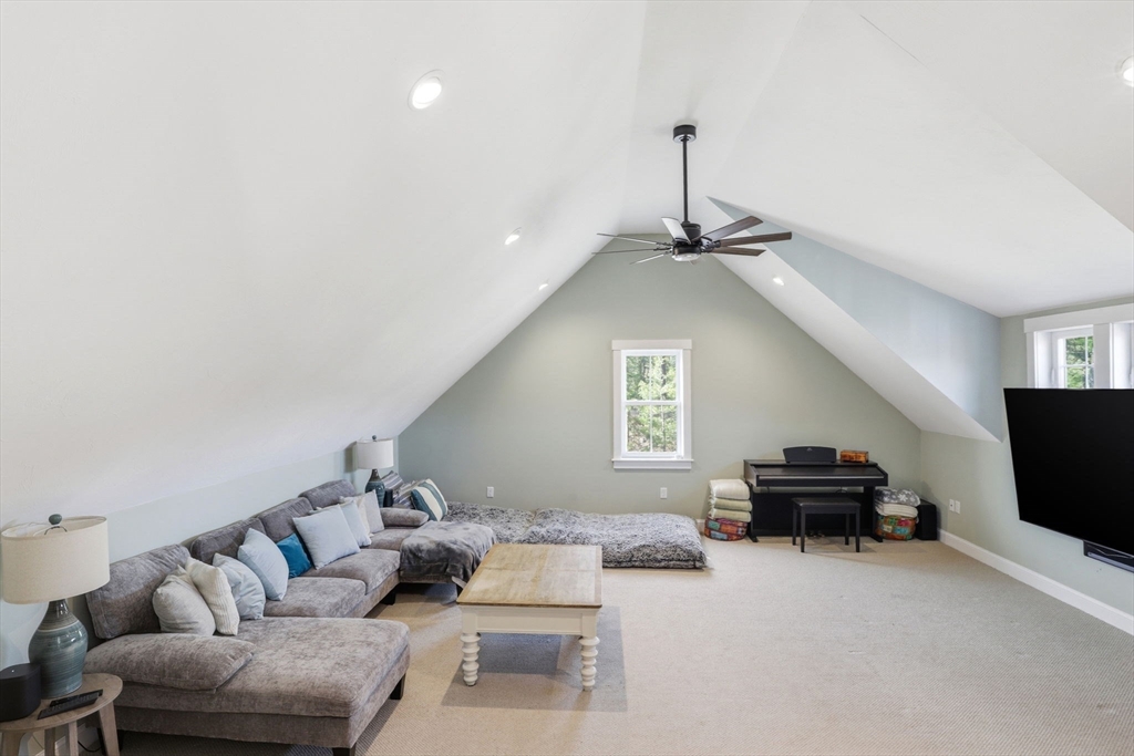 28 White Clover Trl